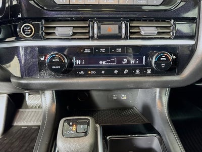 2023 Nissan Pathfinder SV