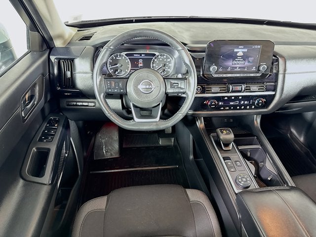 2023 Nissan Pathfinder SV