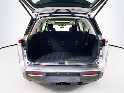 2023 Nissan Pathfinder SV