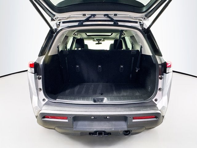 2023 Nissan Pathfinder SV