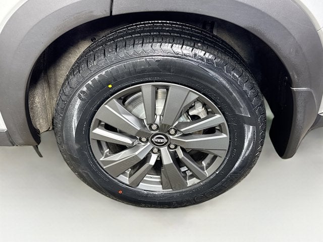 2023 Nissan Pathfinder SV