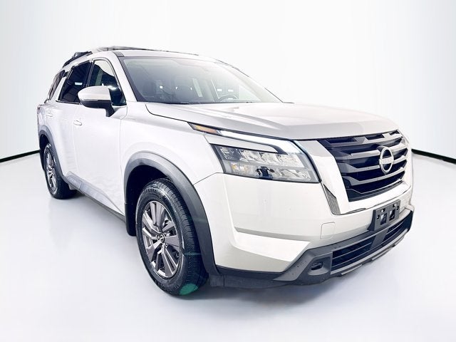 2023 Nissan Pathfinder SV