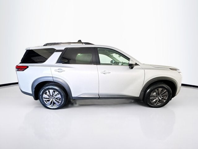 2023 Nissan Pathfinder SV