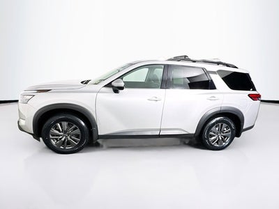 2023 Nissan Pathfinder SV