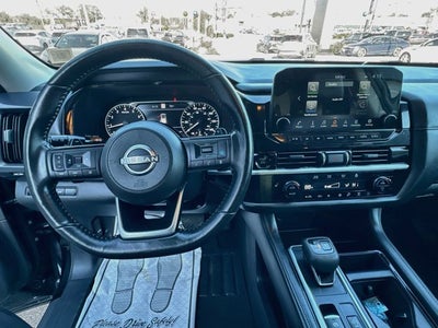 2025 Nissan Pathfinder SL