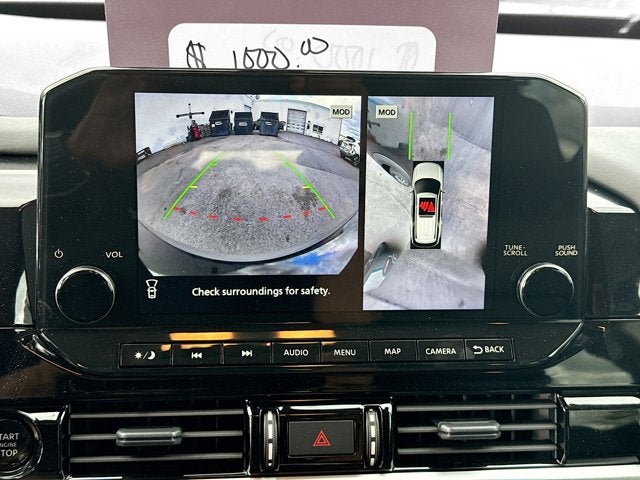 2025 Nissan Pathfinder SL