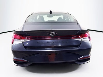 2021 Hyundai Elantra SE