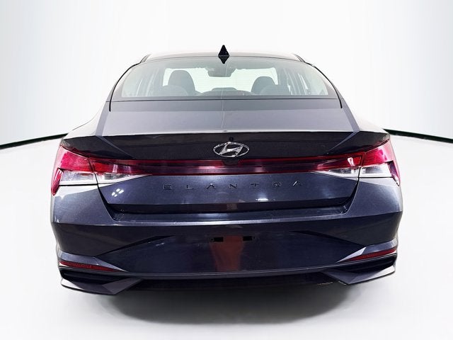 2021 Hyundai Elantra SE