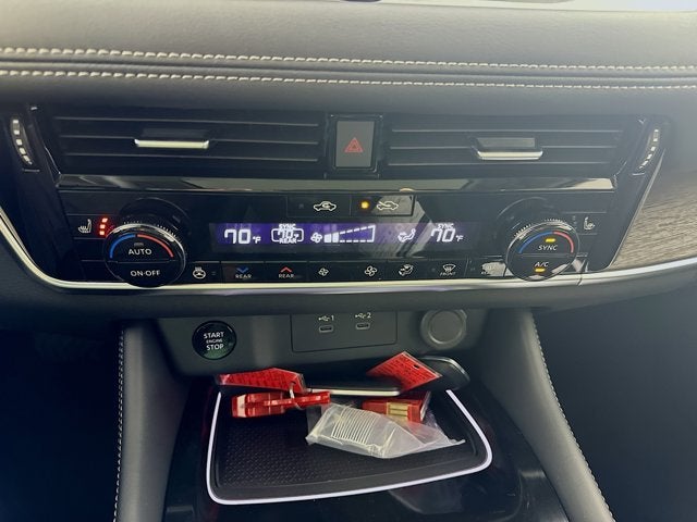 2025 Nissan Rogue Platinum