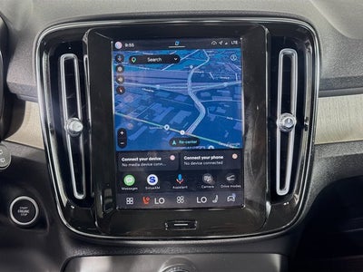 2023 Volvo XC40 Plus Dark Theme