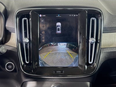 2023 Volvo XC40 Plus Dark Theme