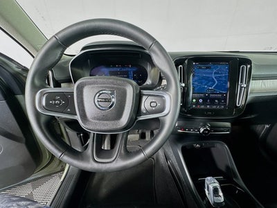 2023 Volvo XC40 Plus Dark Theme