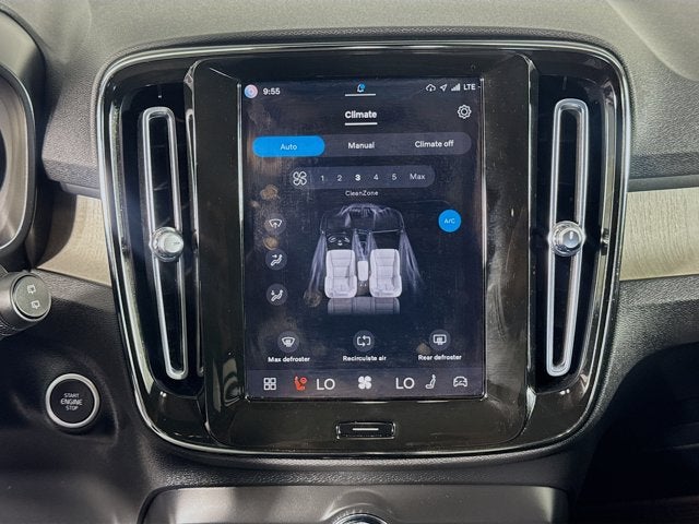 2023 Volvo XC40 Plus Dark Theme