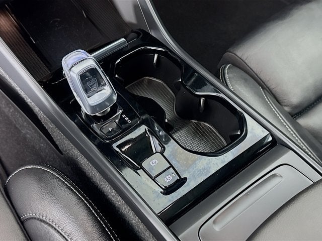 2023 Volvo XC40 Plus Dark Theme