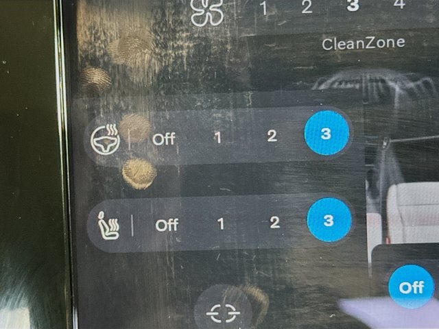 2023 Volvo XC40 Plus Dark Theme