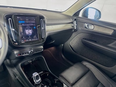 2023 Volvo XC40 Plus Dark Theme