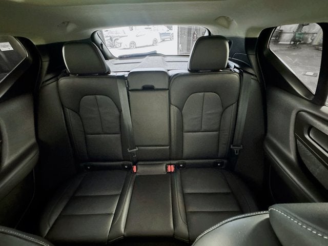 2023 Volvo XC40 Plus Dark Theme