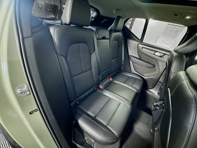 2023 Volvo XC40 Plus Dark Theme