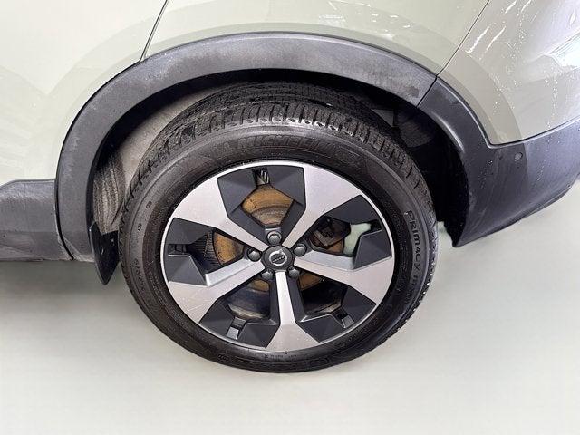 2023 Volvo XC40 Plus Dark Theme